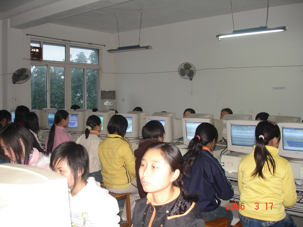 classroom002.JPG